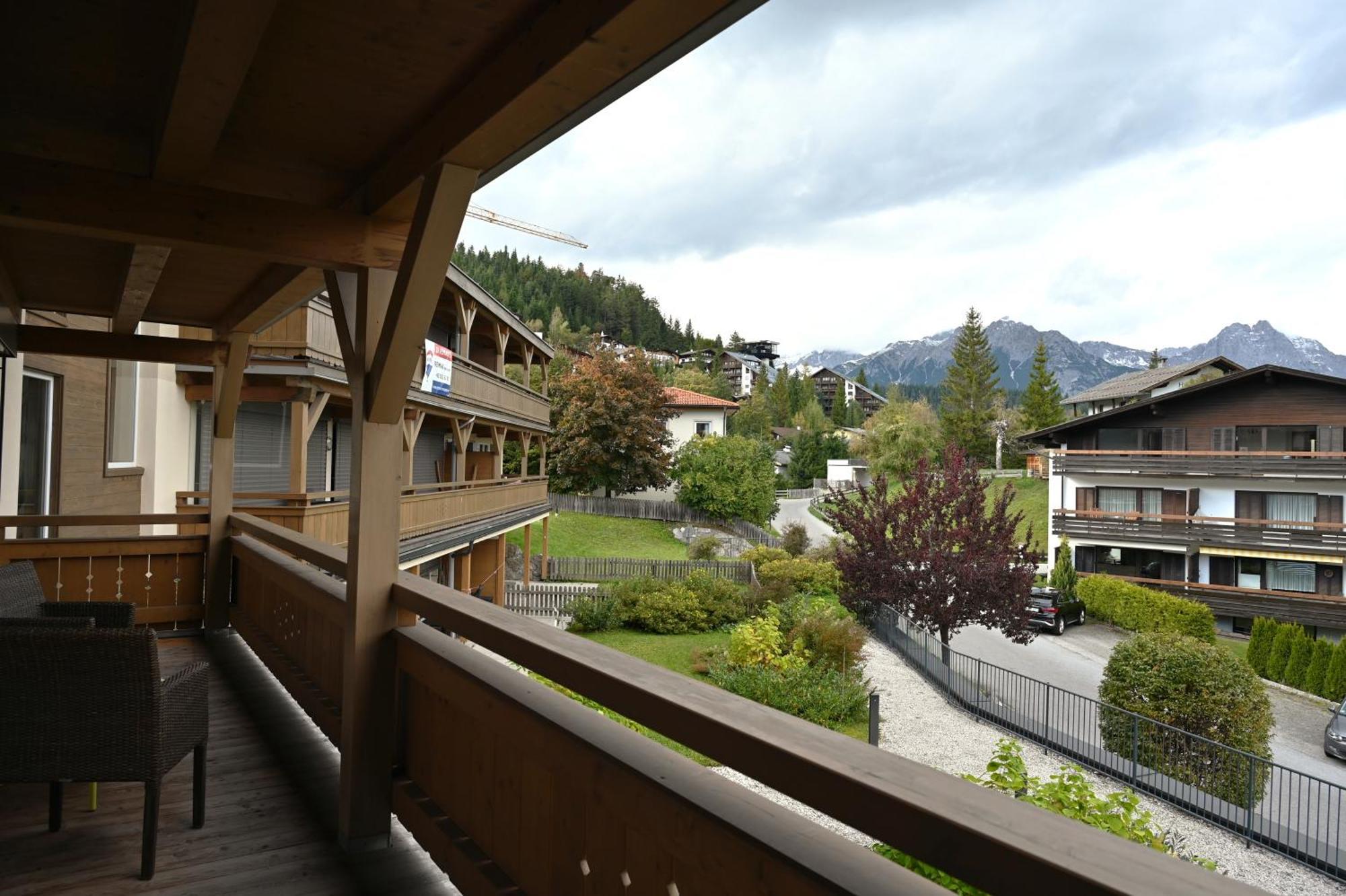 Appartamento con 1 Camera da Letto, Balcone e Vista Montagna